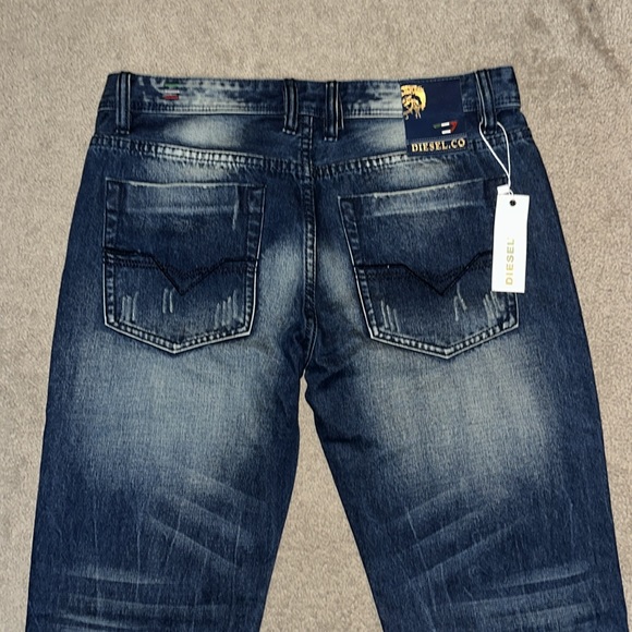Men’s Diesel Kurren jeans. - Picture 8 of 10